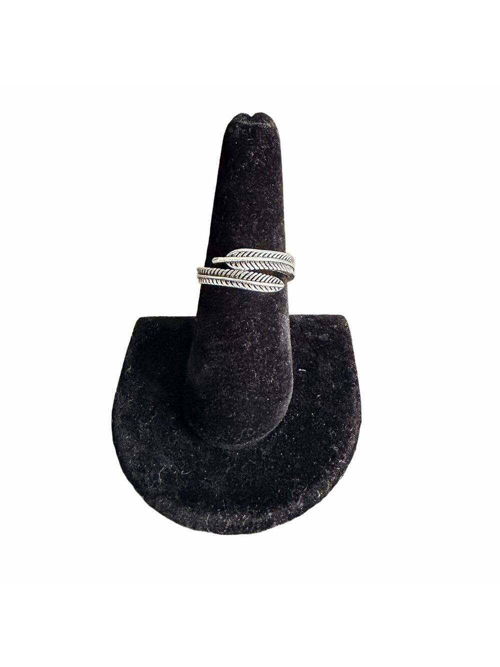 🍭6/$30 Silver tone boho feather ring band - size 8